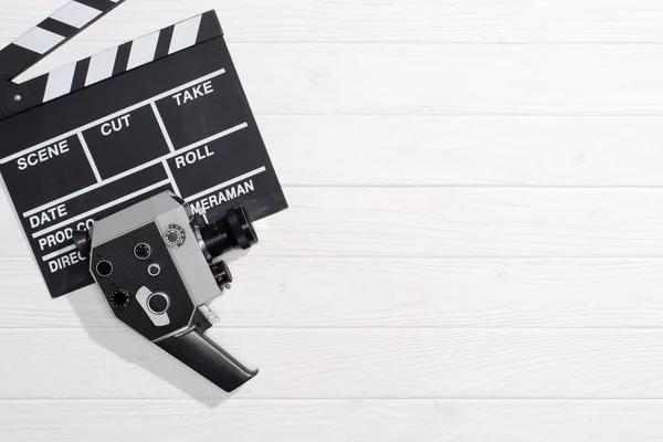 Flat Lay Clapper Board Retro Camera White Wooden Tabletop — стоковое фото