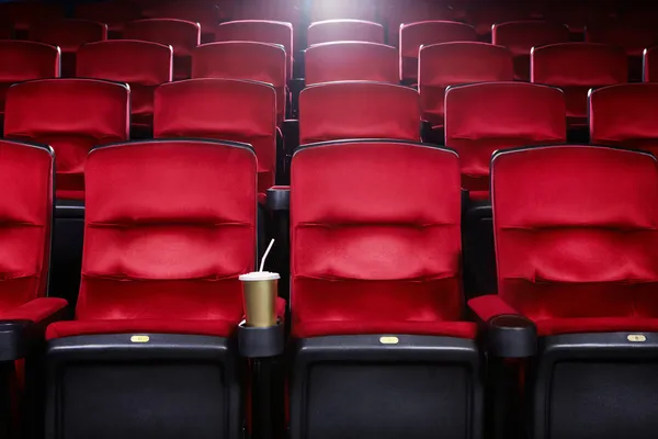 Пустой кинотеатр — стоковое фото