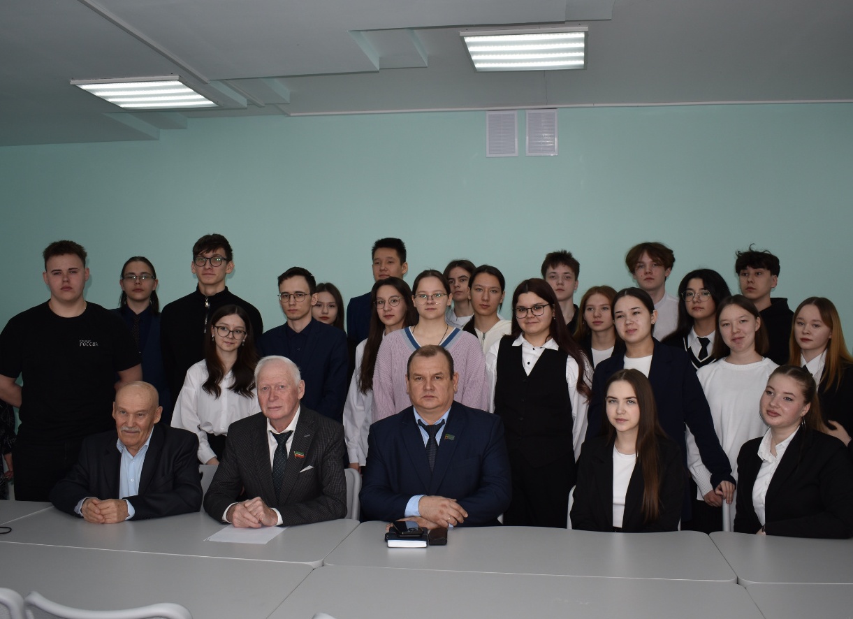 В Камскоустьинской школе прошло собрание для родителей будущих первоклассников